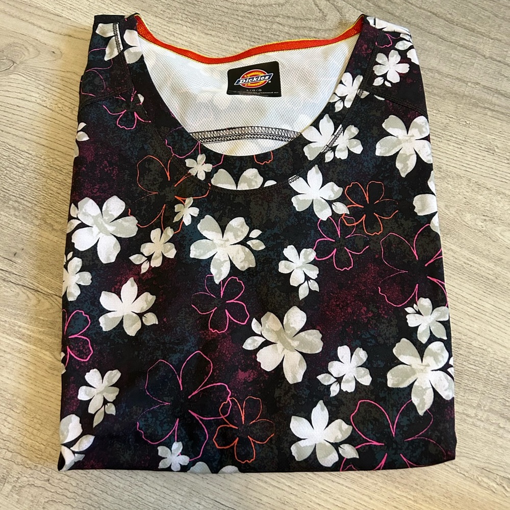 Dickies size large scrub top